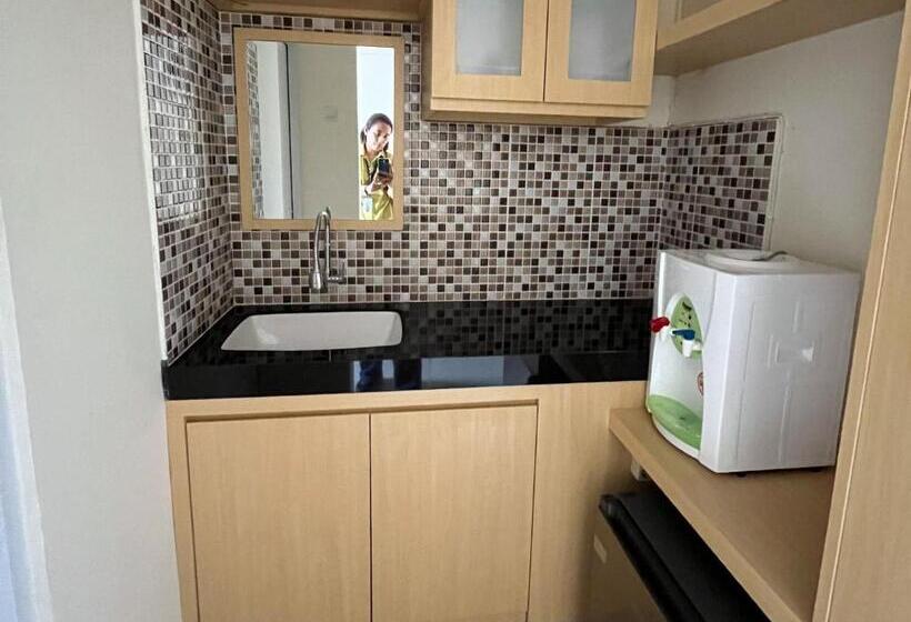 Номер Deluxe, Urbanview Indria Inn Solo By Reddoorz