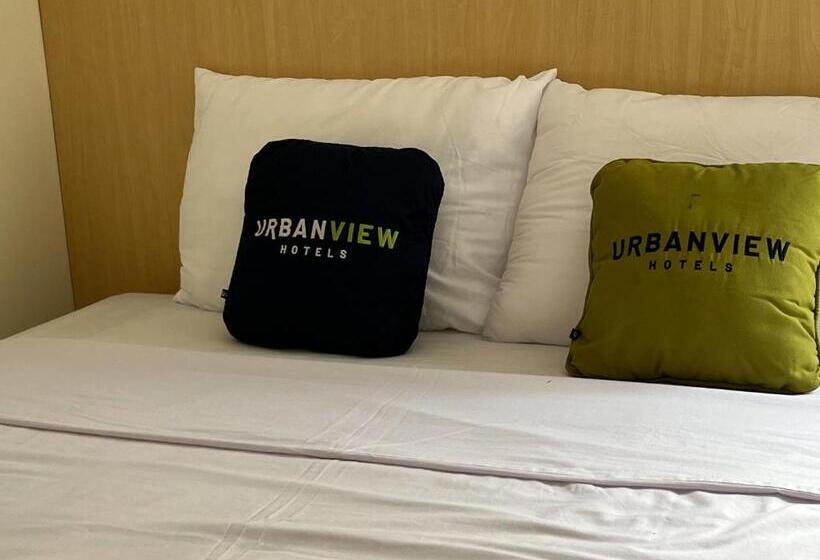 Номер Deluxe, Urbanview Indria Inn Solo By Reddoorz