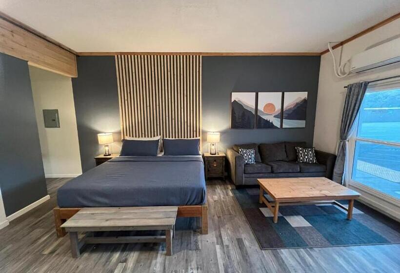 스탠다드 스튜디오 킹침대, Wofford Village Studios