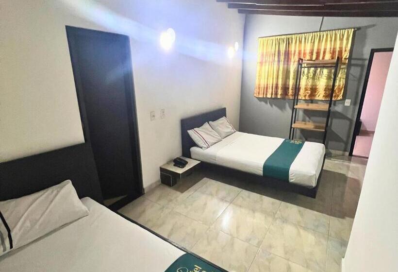 스탠다드 트리플 룸, Casa Botero Medellín