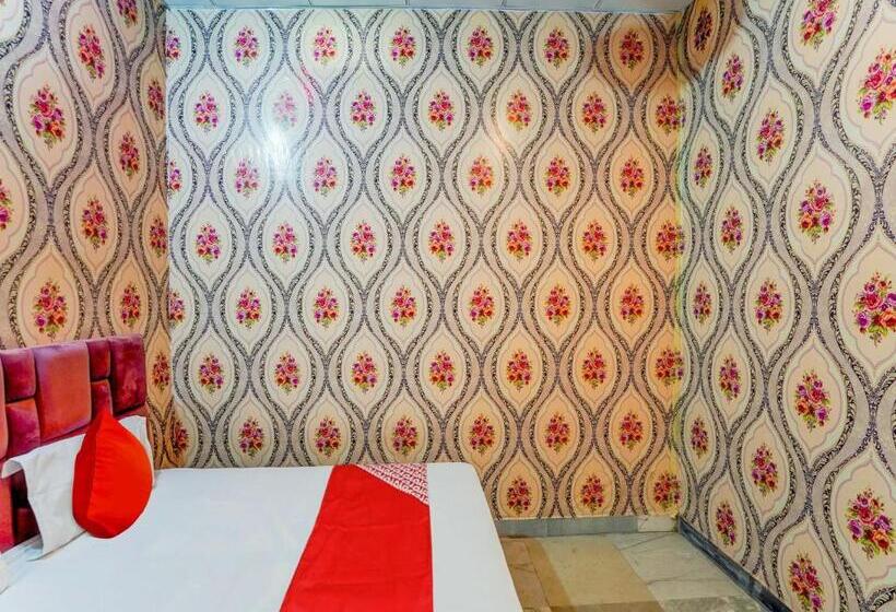 Трехместный Номер Классика, Oyo Yadav Restaurant & Family Rooms