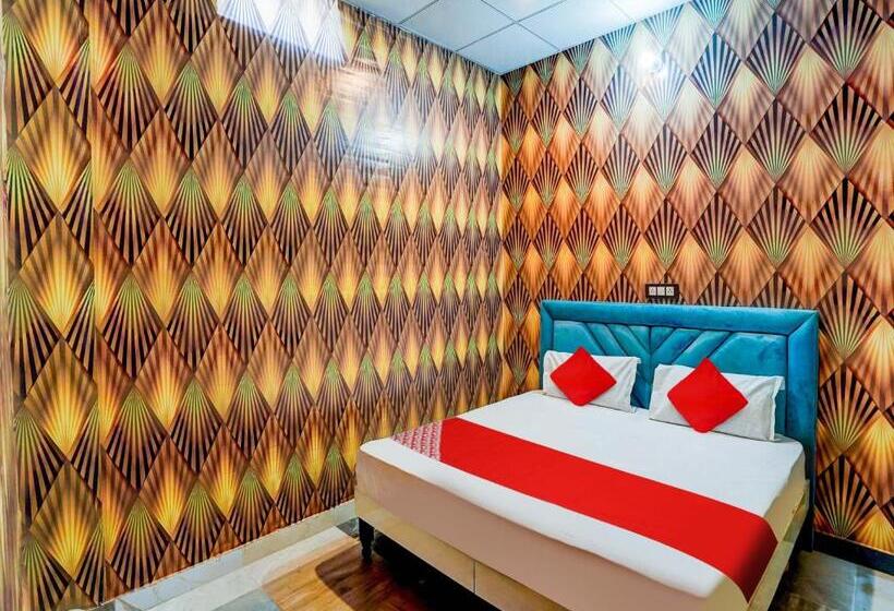 Трехместный Номер Классика, Oyo Yadav Restaurant & Family Rooms