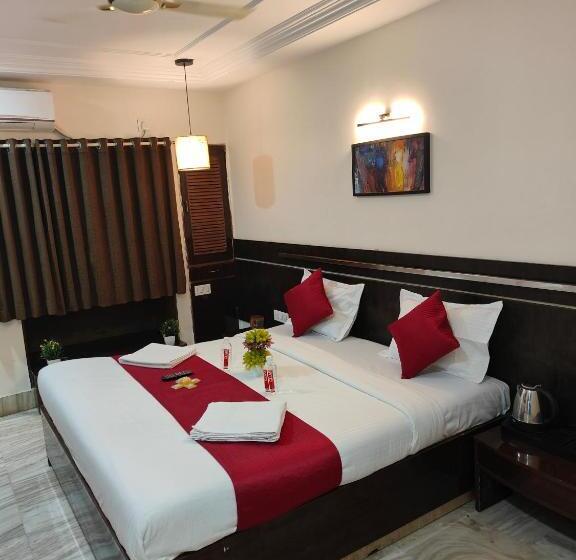 Номер Deluxe, Kiara Shirdi Park Inn