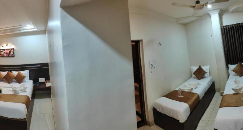 Семейный Номер Deluxe, Kiara Shirdi Park Inn