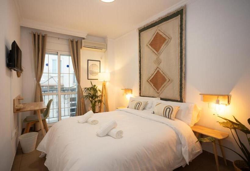 Номер Deluxe с Балконом, Naim Guest House Nerja