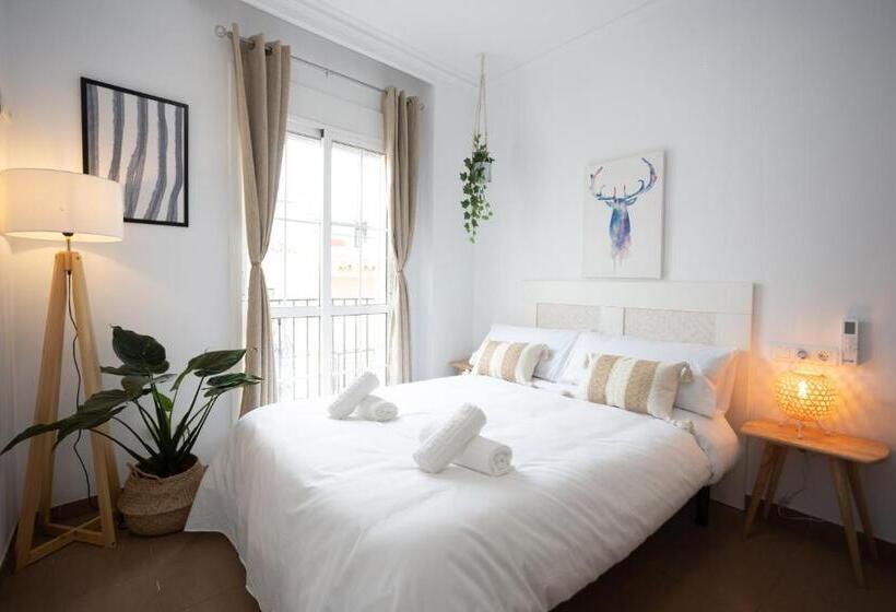 Номер Стандарт с Балконом, Naim Guest House Nerja