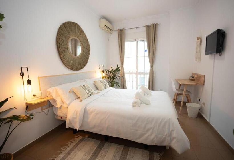 Номер Deluxe с Балконом, Naim Guest House Nerja