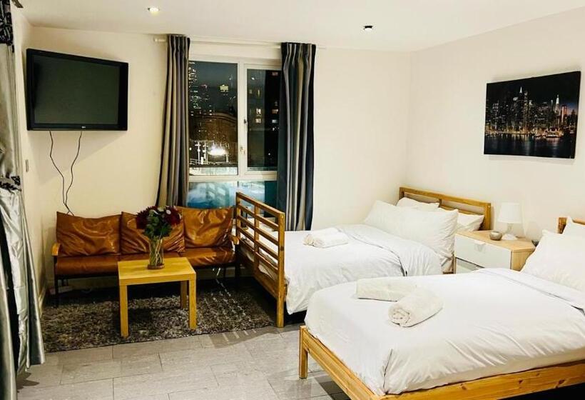 Номер Стандарт, City View Sunset Luxurious Apartment In London Zone 1 Including One Family Twin Room With Its Own St