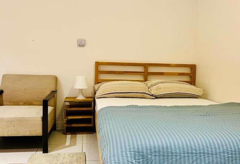 Номер Стандарт Совместная Ванная, City View Sunset Luxurious Apartment In London Zone 1 Including One Family Twin Room With Its Own St