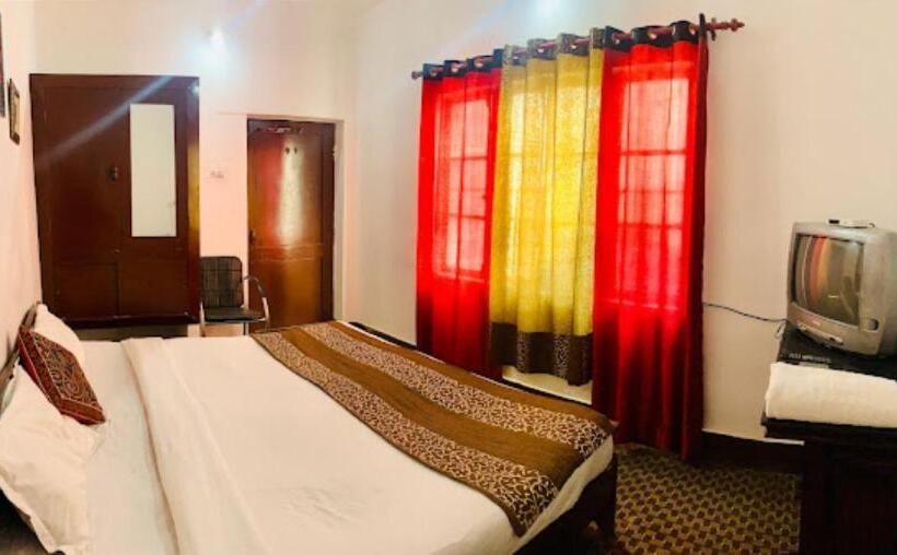 기본룸, H. K. Legacy Nainital