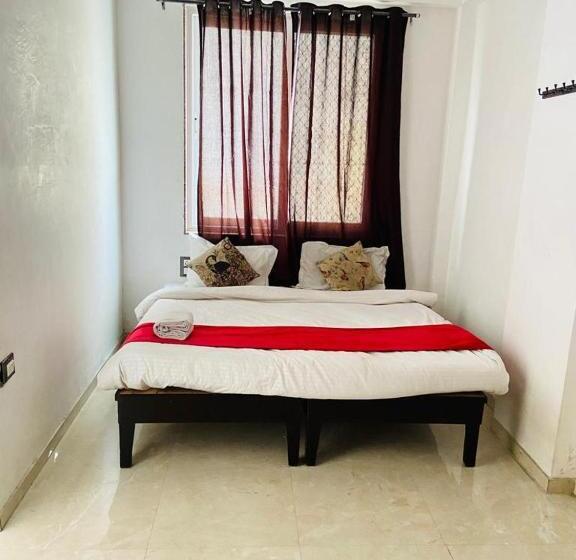 标准间, Sharma Hotel Run By Shivalaya