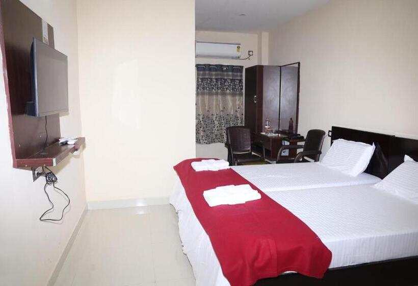 Номер Deluxe, Anand Grand And Lodge