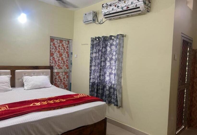 Номер Deluxe Кровать Кинг, Goroomgo Sriyansh Inn Puri