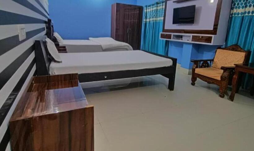 四人豪华间, Goroomgo Nalanda Guest House