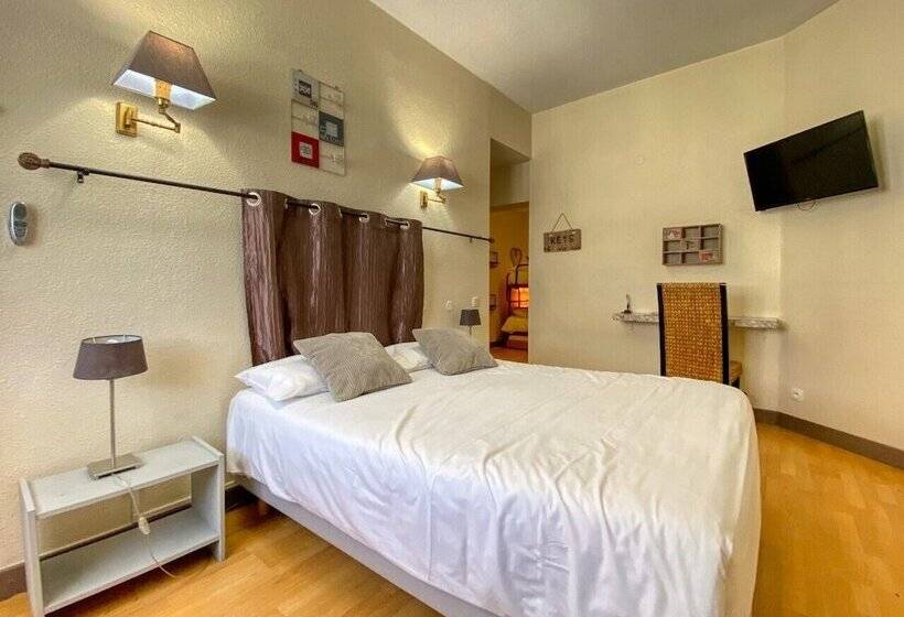 חדר משפחתי, Hôtel Le P'tit Monde