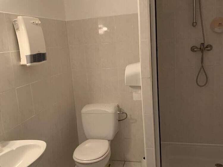 Семейный Номер, Hôtel Le P'tit Monde