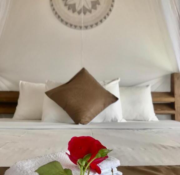 Номер Deluxe с Балконом, Kraras Munduk Guest House & Donbiyu Rendezvous Restaurant