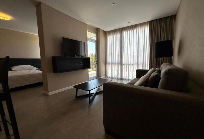 Номер Deluxe Кровать Кинг, Graciana Residences Apart