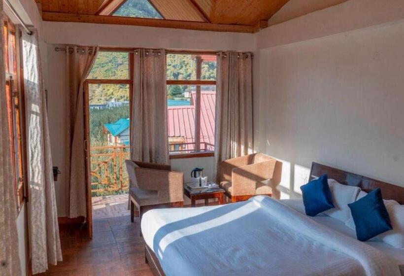 Трехместный Номер Классика, Oyo Banka Guest House
