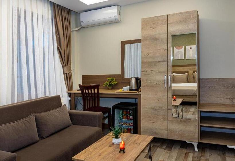 سوییت جونیور با بالکن, Linnga Hotel & Suite