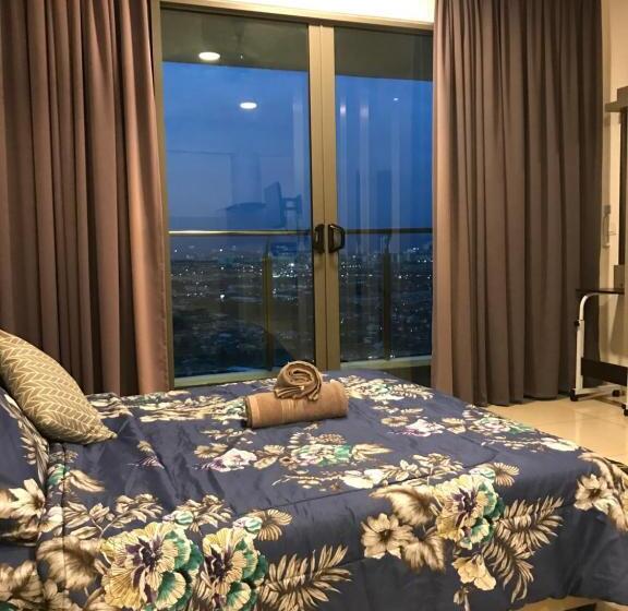 Студио Стандарт Вид на Бассейн, Evo Soho Studio Suites Bangi By Molek Homestay  Pool Or City View