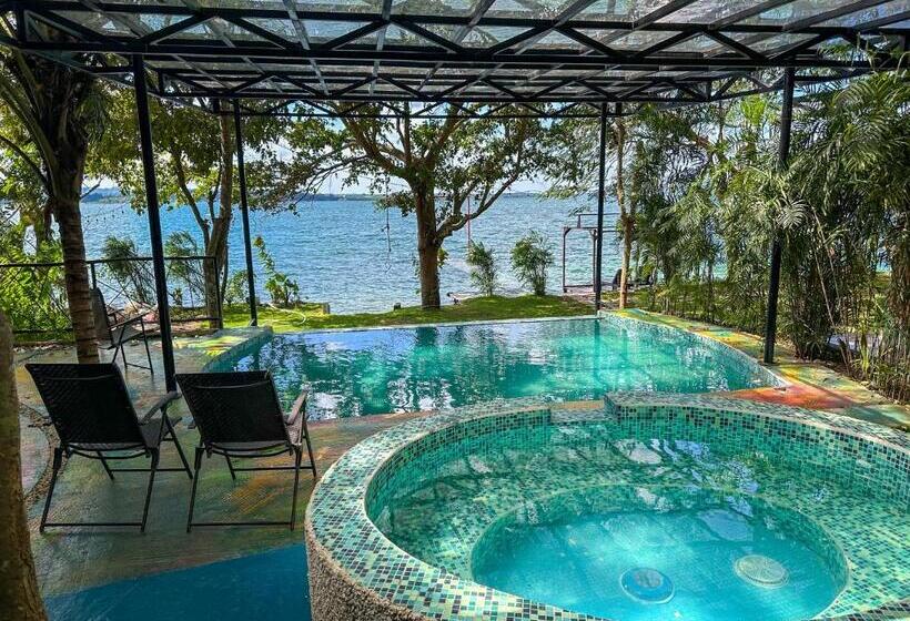 اتاق خانوادگی, Las Luciernagas Hotel Boutique