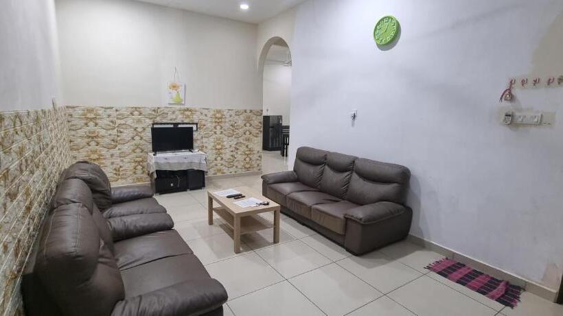 Дом 3 Спальни, Homestay Di Jitra