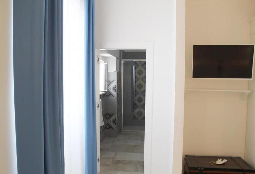 اتاق لوکس سه تخته, Sant Eufemia Rooms Self Check In