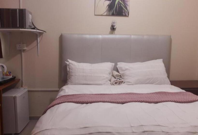 Номер Deluxe Вид на Бассейн, Beverly Corner Lodge