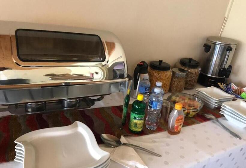 Семейный Номер, Beverly Corner Lodge