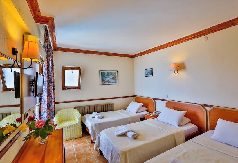 Triple Room Sea View, Club Hotel Gultur