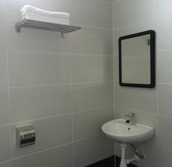 Family Suite, L