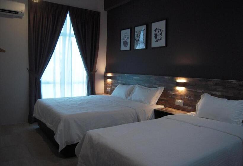 Family Suite, L