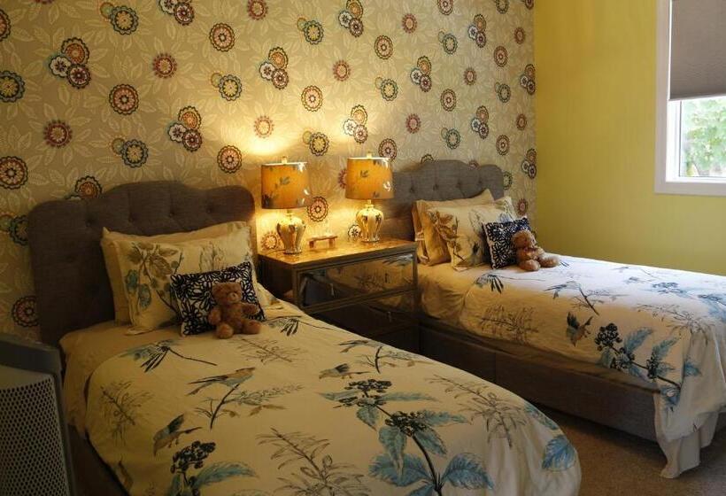 Люкс 2 Спальни, Lakeview Oasis Bed And Breakfast