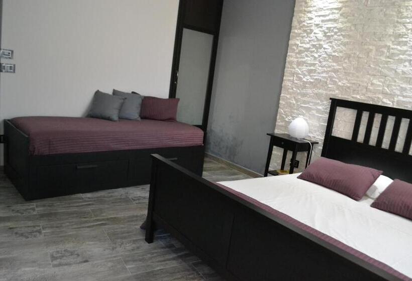 Четырехместный Номер Стандарт с Балконом, B&b O Casteddu