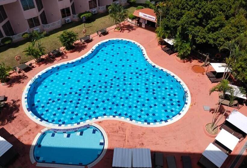 Полулюкс, Lotus Desaru Beach Resort & Spa