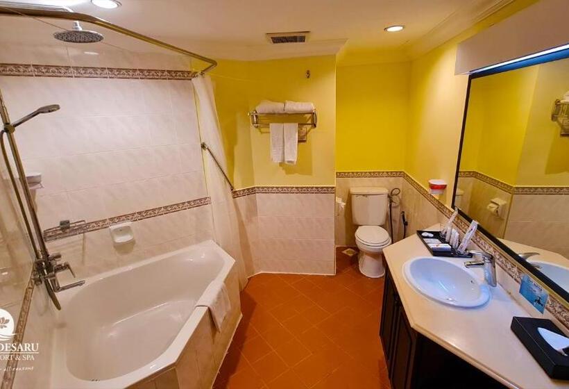 Люкс 3 Спальни, Lotus Desaru Beach Resort & Spa