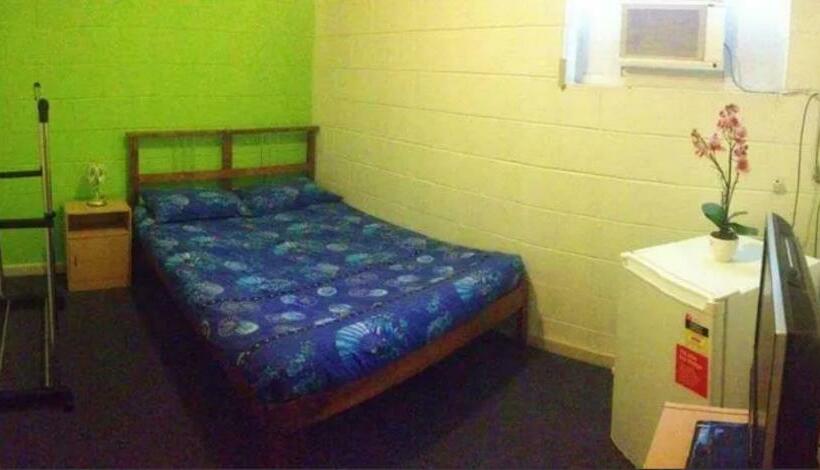 חדר משפחתי, Port Adelaide Backpackers