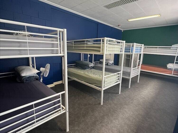 מיטה בחדר משותף, Port Adelaide Backpackers