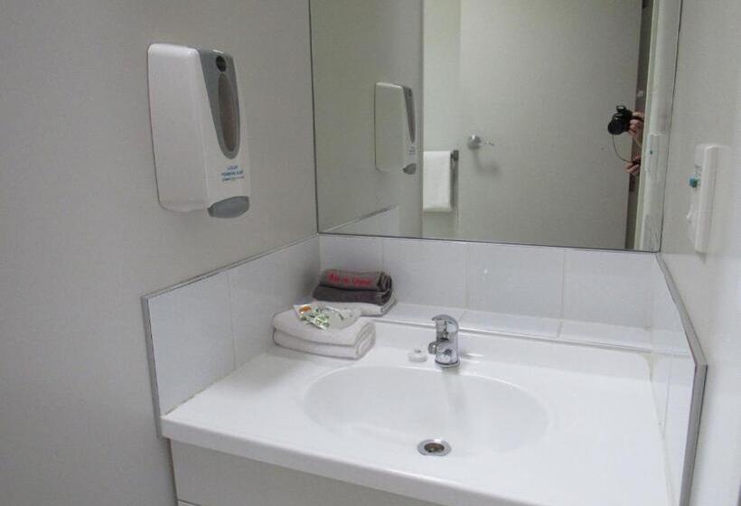 Семейный Номер, Palmerston North Motel