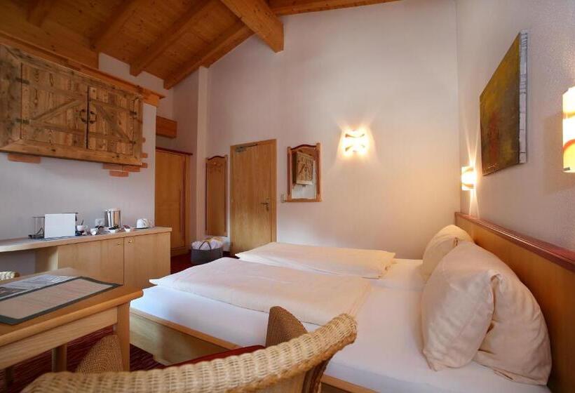 Classic room with balcony, Eder Michaela