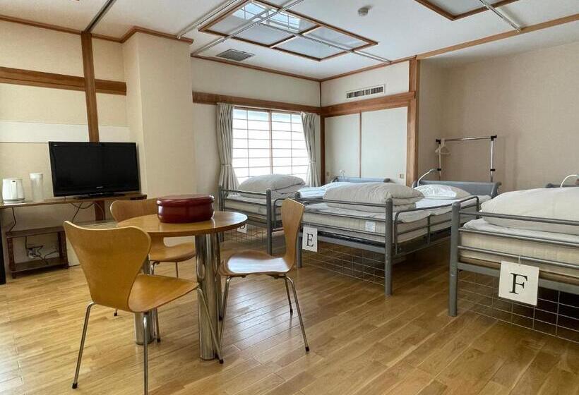 Семейный Номер, Kawaguchiko Station Inn