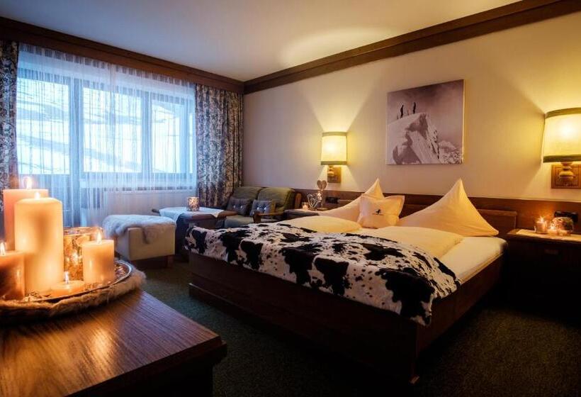 Habitación Estándar con Balcón, Pension Schattberg