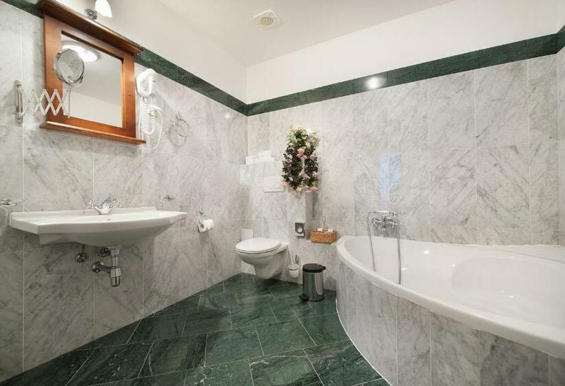 سوییت جونیور, Brioni Suites