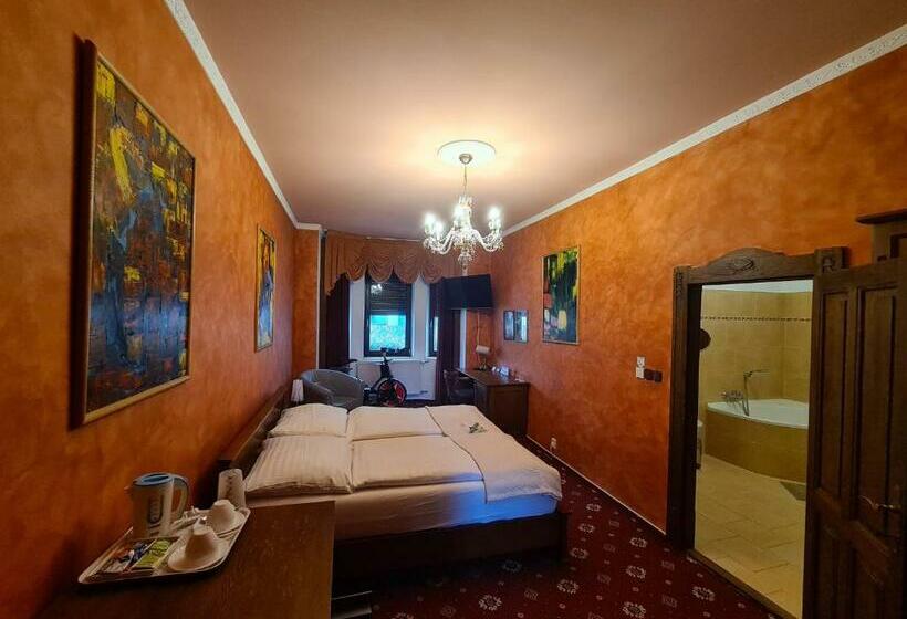 سوییت جونیور, Brioni Suites