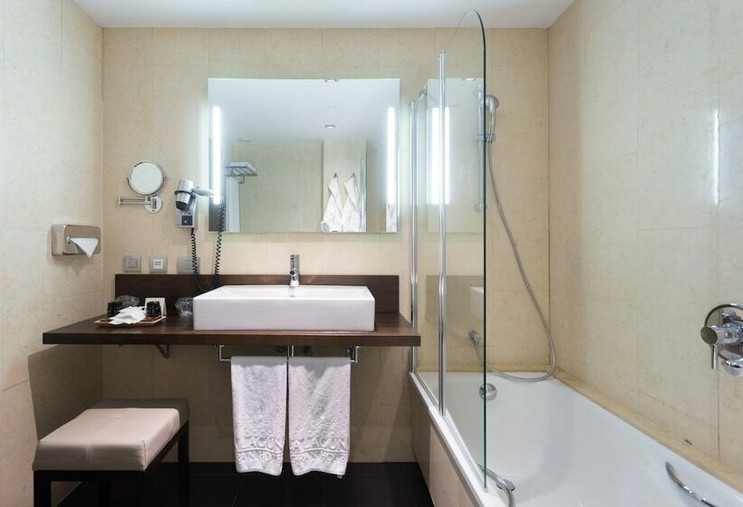Номер Deluxe, La Laguna Gran Hotel