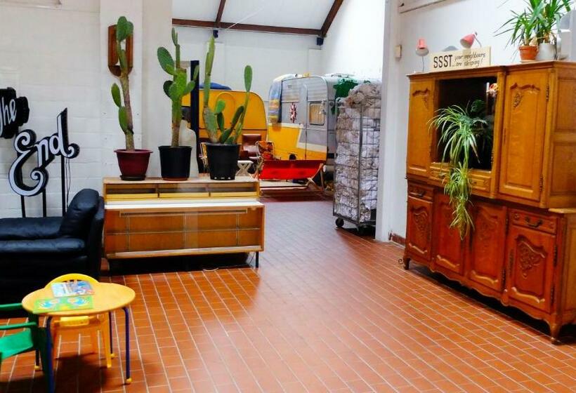 Quarto Basic, Treck Hostel