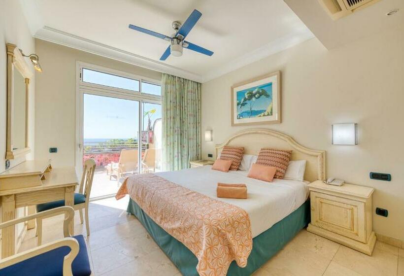 Апартаменты 2 Спальни, Holiday Club Playa Amadores
