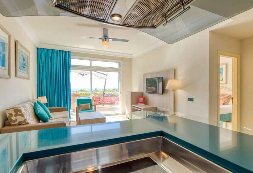Полулюкс, Holiday Club Playa Amadores