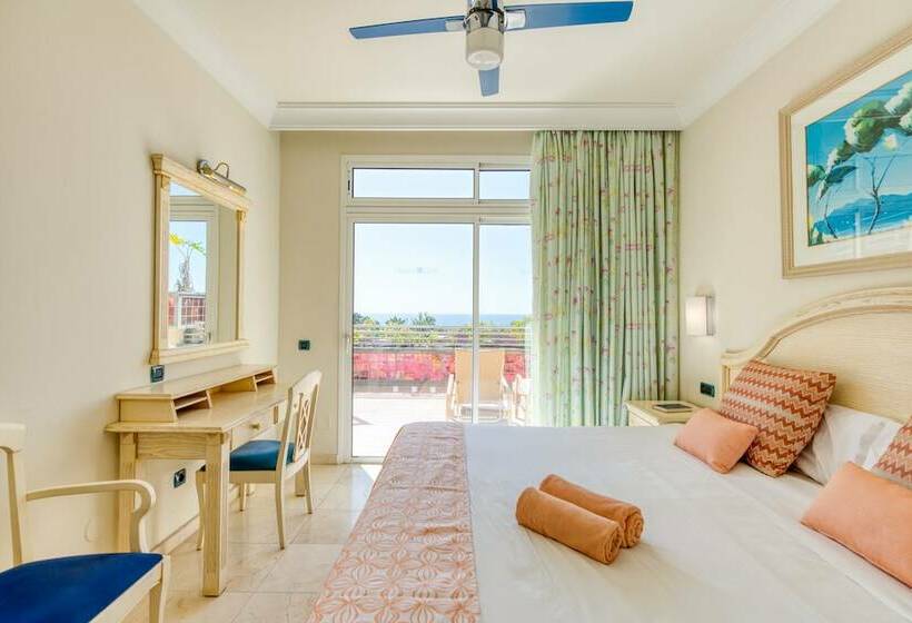 Полулюкс, Holiday Club Playa Amadores